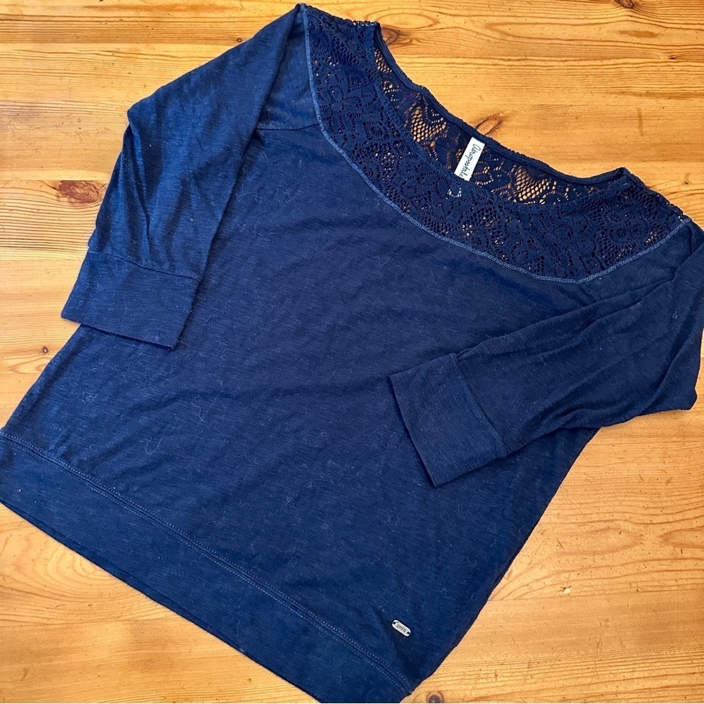 Aeropostale women M 3/4 Sleeves shirt lace neck blue